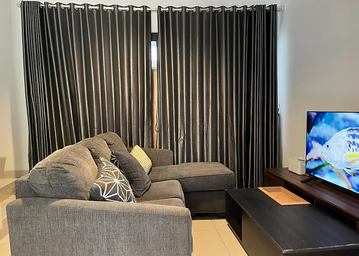 2 Floor Cozy House In Wisteria Jakarta Garden City