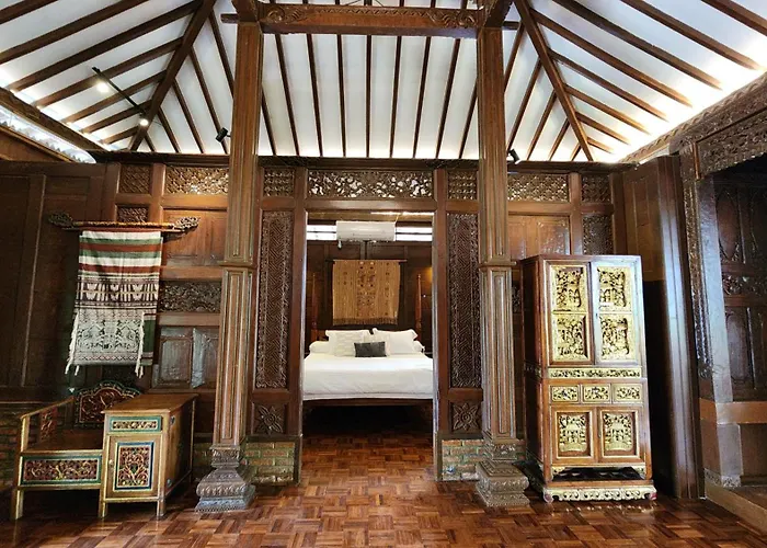Teras Basofi - Peaceful Villa With Spacious Lush Garden